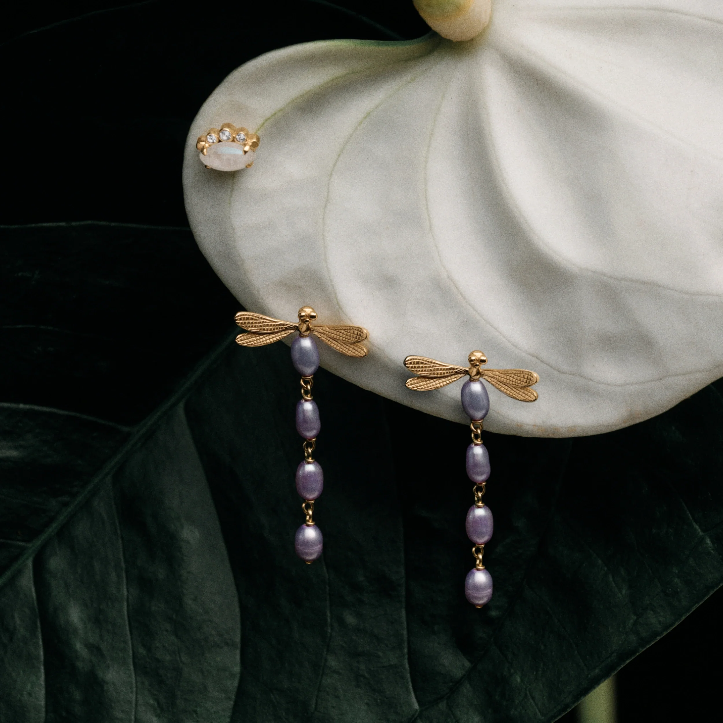 Metamorphic Damselfly Pearl Earrings - Image 4