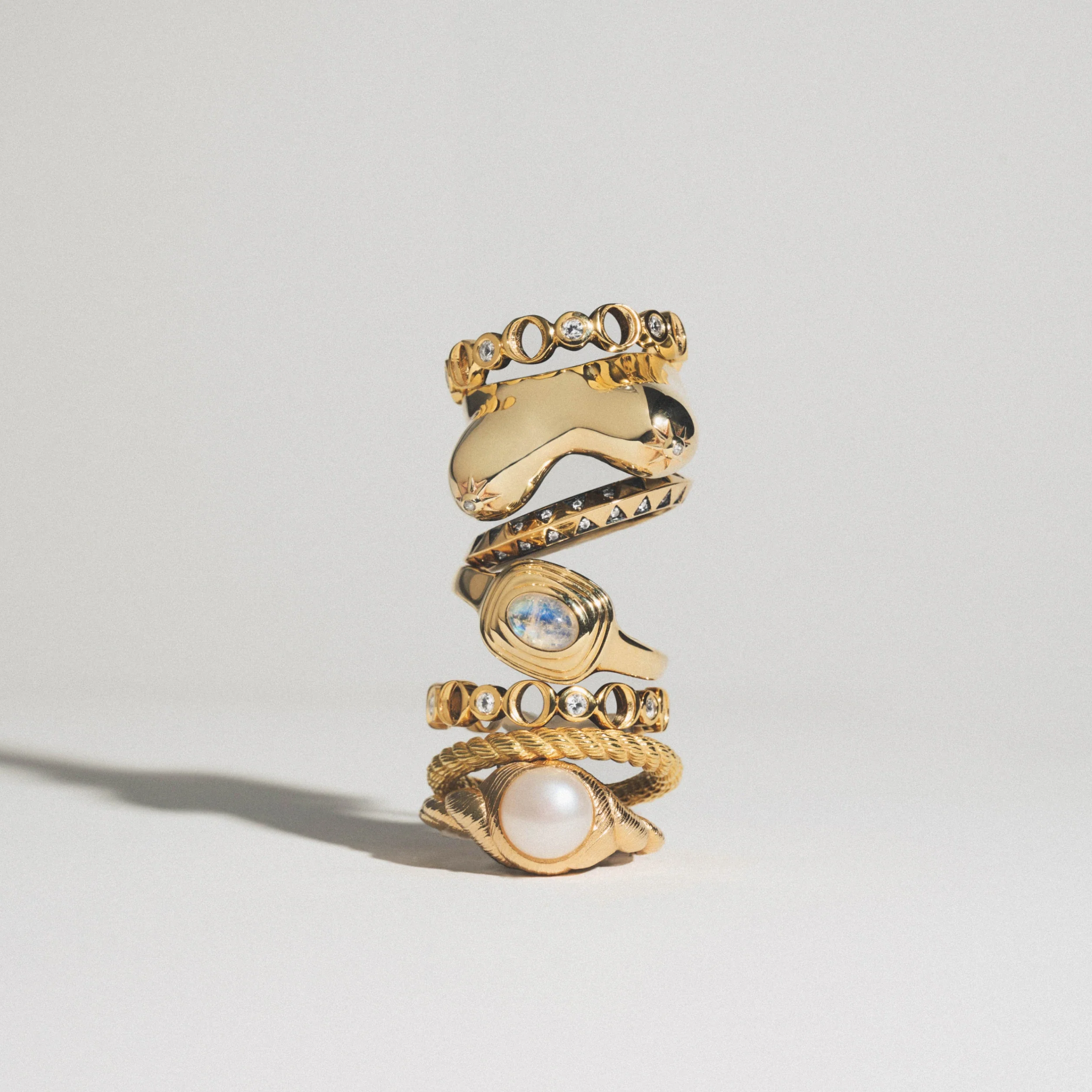 Sapphire Décolletage Ring - Image 4